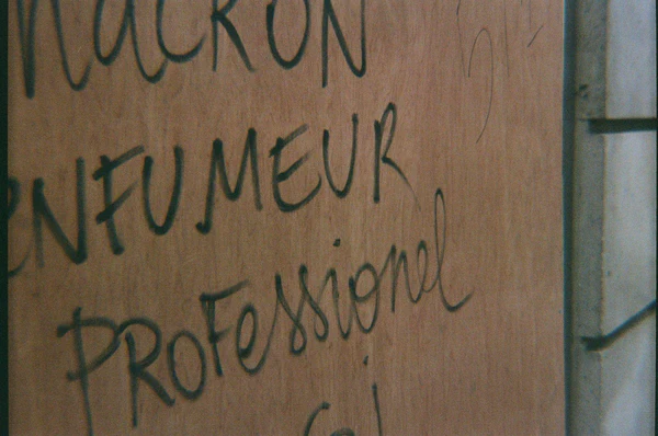 Macron Enfumeur Professionel