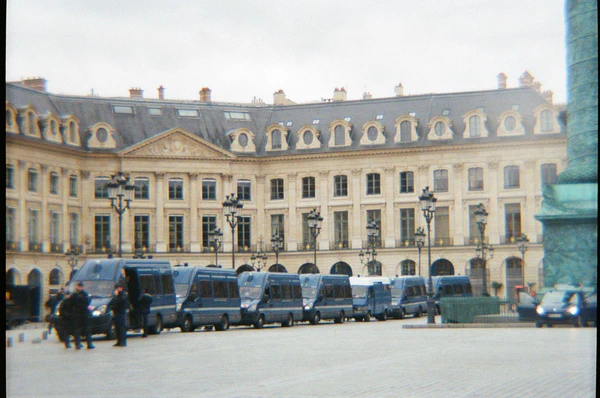 Cars de police durant les manifestations