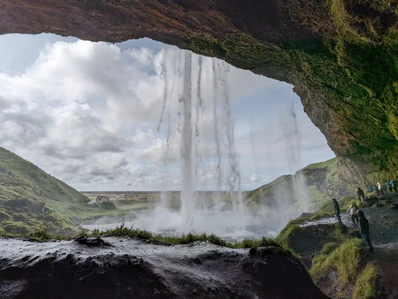 Vue sur la cascade de Seljalandsfoss