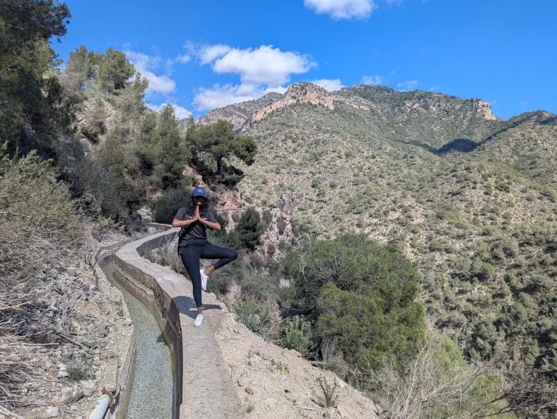 Aditi dans la randonnée de l’Acequia de Lizar