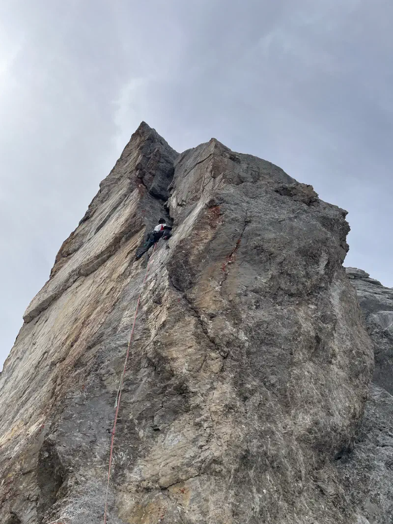 Marc engagé dans la longueur verticale en 5b+